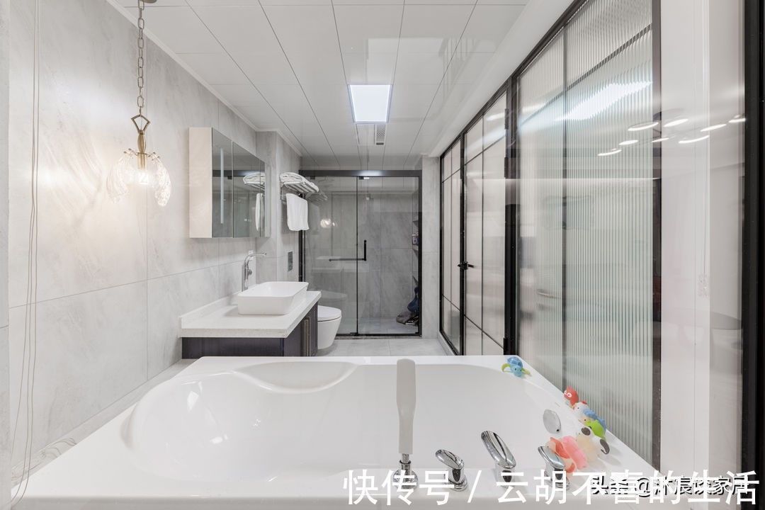 复式|三代同堂的新房，看到休闲阳台就沦陷，全屋精致大方，生活太幸福