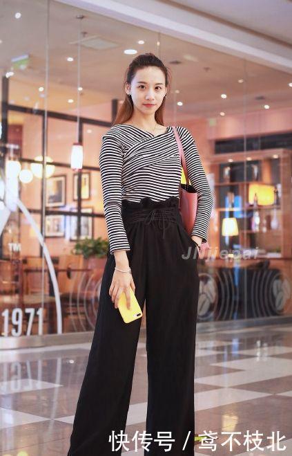 十足|街拍紧身裤修饰美女身材,完美腿部线条,真是美感十足