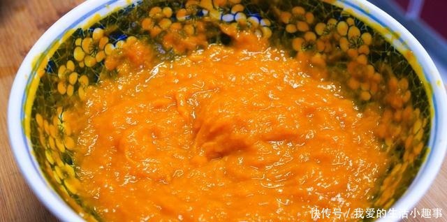 南瓜这样做真是太好吃了,1次做12个,香甜柔软,孩子点名吃