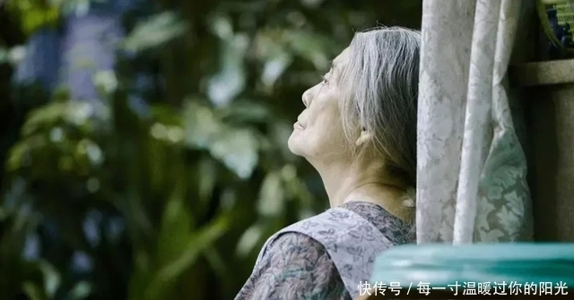毕竟|"废物式养老"悄然兴起,正在毁掉老年人生活,年轻儿女不以为然