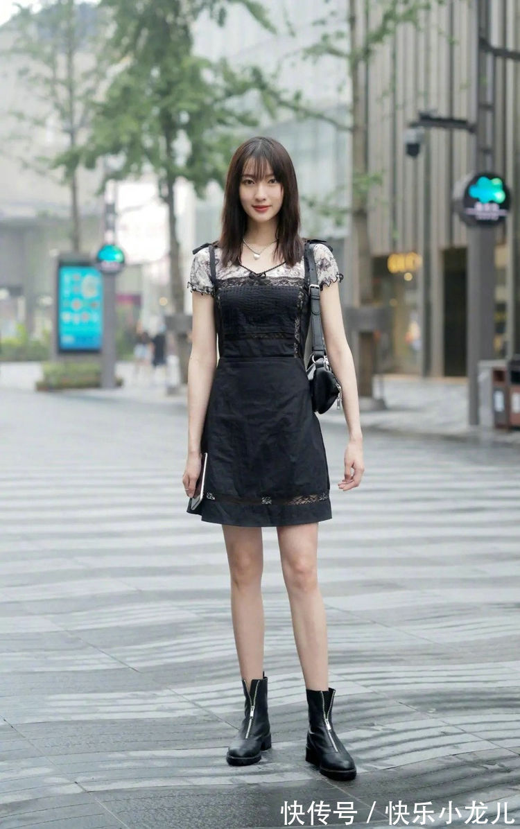 素雅 大地色的长裙,简约与素雅的设计,有一种说不上来的高级