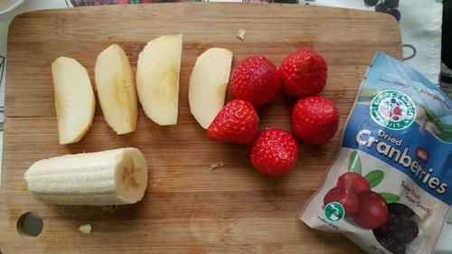 水果和酸奶的完美组合，入口丝滑，孩子们喜爱的甜品