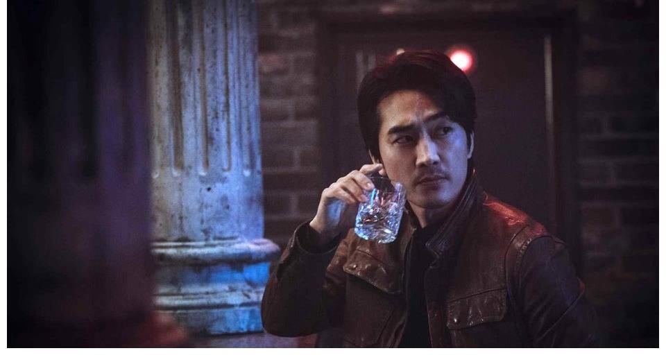 voice|《VOICE4》宋承憲挑戰美國警察烙英文 謙稱「後悔沒好好學習」WINNER姜昇潤狂