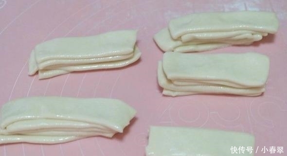 时别|炖排骨时别浪费,锅里可以蒸花卷,咬一口满嘴排骨香