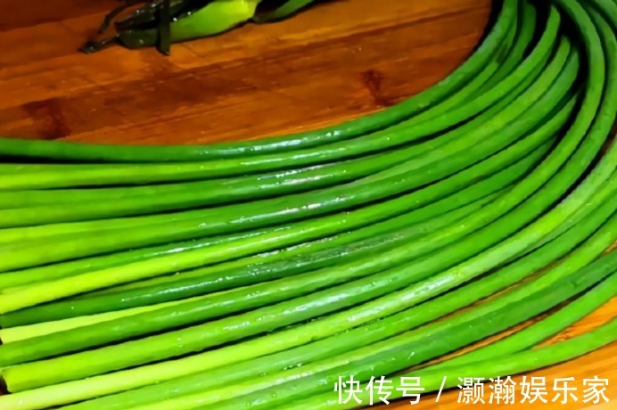 红头|都叫蒜苔,为啥有“绿头”和“红头”,啥区别看完别再随便买了