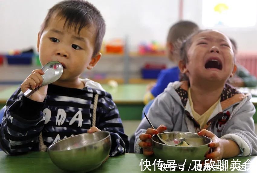 虾皮鸡蛋羹|小男孩一天抽搐二十几次,颅内取出9厘米寄生虫,无知母亲惹的祸