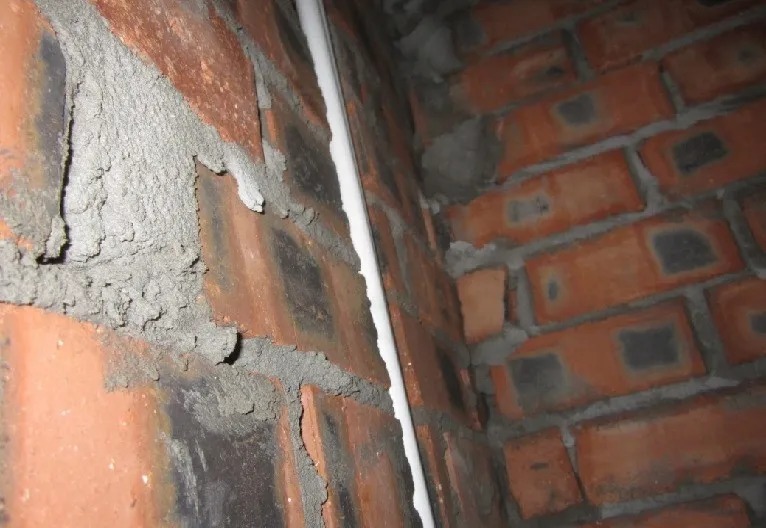 斜顶砖|墙面开裂的15个成因,施工请注意