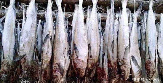 晒干|晒干用木棒打碎最好吃,我国只有东北人吃,口味鲜嫩