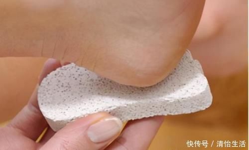 足膜|脚部皮肤粗糙又厚又硬,用足膜可去死皮和变嫩?