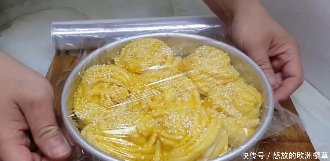 好吃|面包这样做才好吃,加4个鸡蛋,比蛋糕简单好吃,没烤箱也能成功