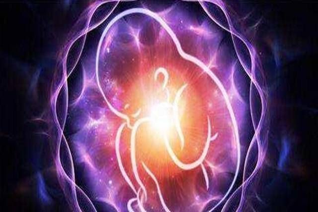 谨记|孕晚期妈妈洗澡有忌讳,三不原则要谨记,每错一步缺氧风险加重