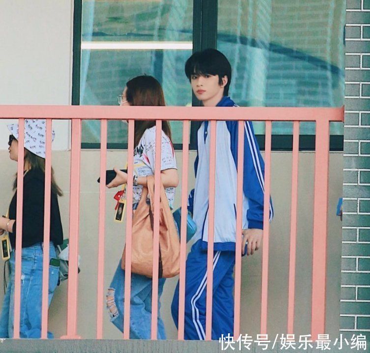 宋亚轩|刘耀文上《萌探》,校服一穿成校园剧男主,与小宋同框美颜暴击