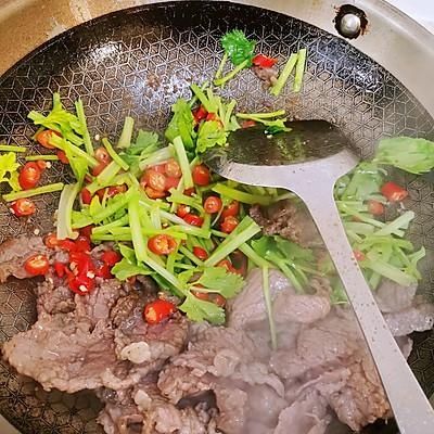 自制#我心中的冬日限定#香芹炒牛肉,再也不用买了