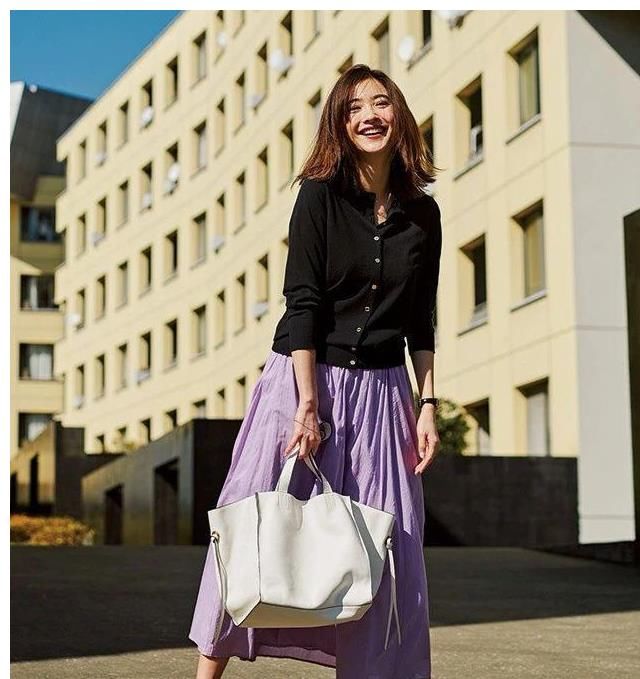 肤色|今年冬天的流行色太浪漫了,不挑年龄不挑肤色,显白又显气质