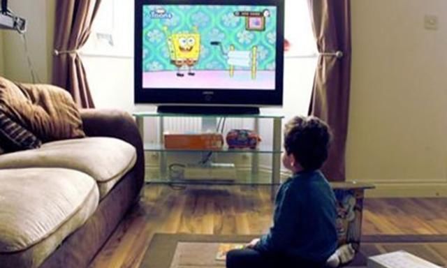 家长们|“妈妈,我想看电视”两位妈妈不同的回应,成就了两种不同人生