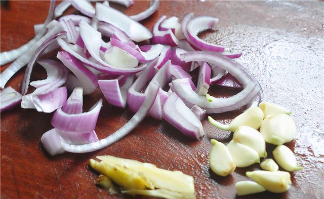 做法|电饭煲做鸡爪，入口即化！胶质十足零失败！配方和做法详细告诉你