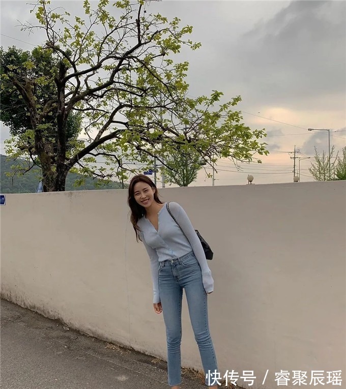 裤装|九分裤+平底鞋,才是中年女人应有的穿搭,优雅知性还减龄