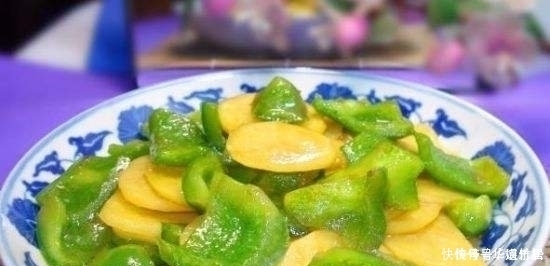 青椒和此物一起炒,每天炒一盘,排出毒素,软化血管,好吃又下饭
