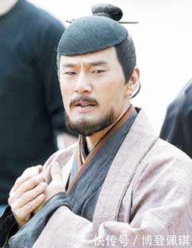 黄金|店客买了一个小妾,走前小妾送他一件衲袍,回家后衲袍里全是黄金