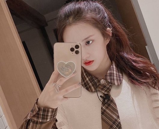 硬糖成员美甲，陈卓璇黑白配，看到希林娜依：不配拥有！