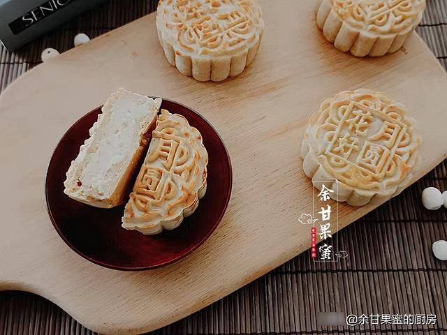 玉米油|中秋节做月饼，食材价格虽贵，但自己做得真材实料，吃得更放心