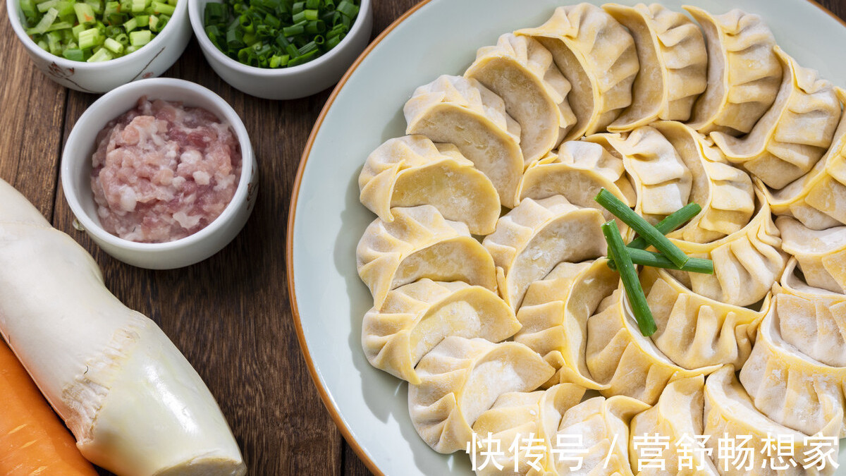 技巧|煮速冻饺子时,牢记技巧,才能煮出又鲜又香,还不破皮的饺子!