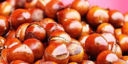 此物晚上当零食吃一把，补气益血，健脾胃，降血压，早吃早好