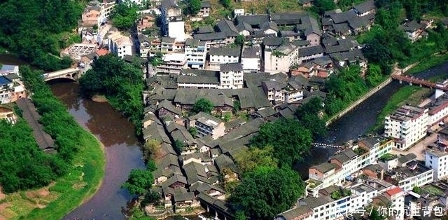 在四川宜宾山水之间，藏着这样一座古朴干净的古镇，免费玩