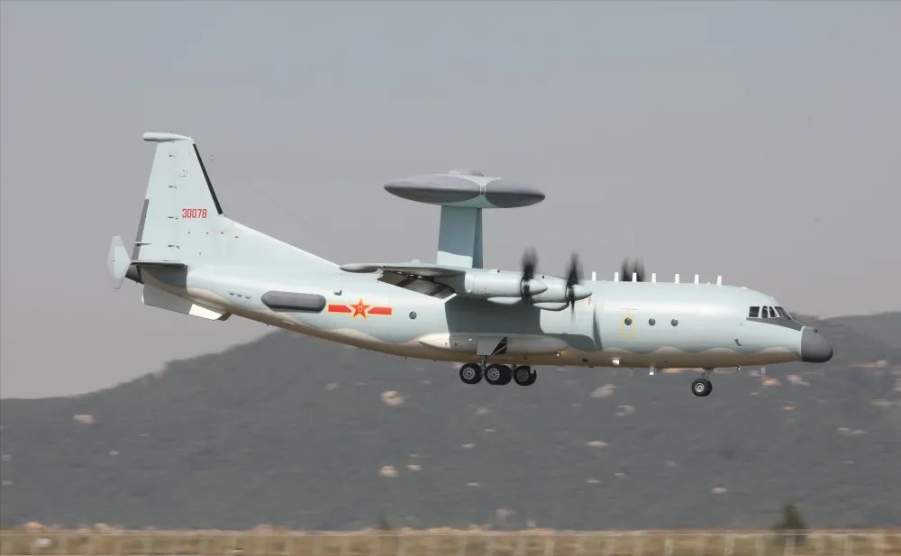 rr 	这些战机包括2架空警-500,1架运-9通信对抗机,1架运-8电子侦察机