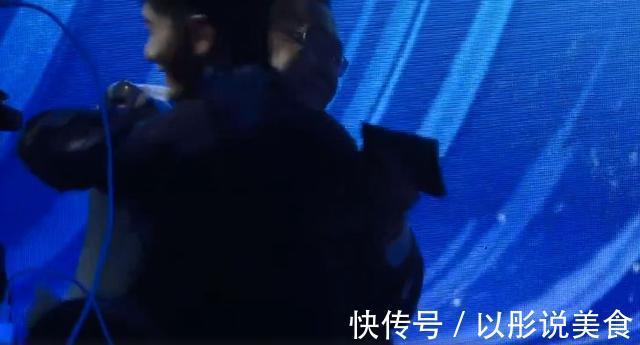 黄晓明活动现场再现“明言”,一句“您大还是我大”让张绍刚尴尬