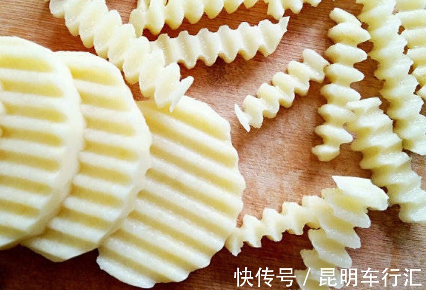 土豆|夏天没胃口就凉拌土豆吃吧,味道咸香微辣,口感绵软,非常下饭