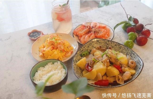 两个人在家做饭,100元能享受到多丰盛的