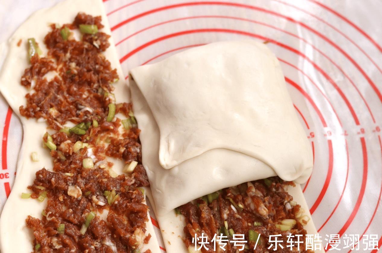 解馋|自制千层猪肉饼,好吃不腻,外皮酥脆,馅料鲜香,真解馋