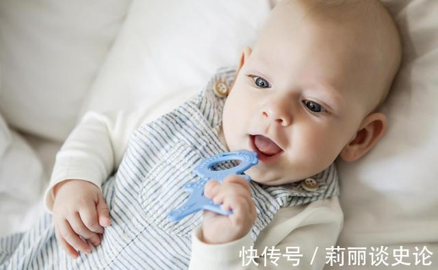 小宝贝们|宝宝开始长牙的信号,在长牙期间,宝妈如何给他们添加辅食
