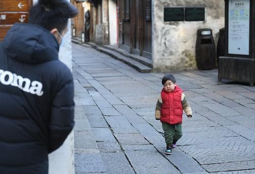 水乡乌镇的冬日烟火气，让人回归“从前慢”的旧日时光