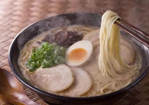 辟谣！这4大“养生妙招”，并没有科学依据，对照一下你信了几个