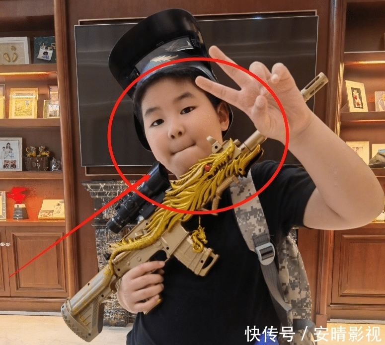 沙溢|沙溢带俩儿子录制《跑男》，安吉消瘦不少，小鱼儿却胖到快认不出