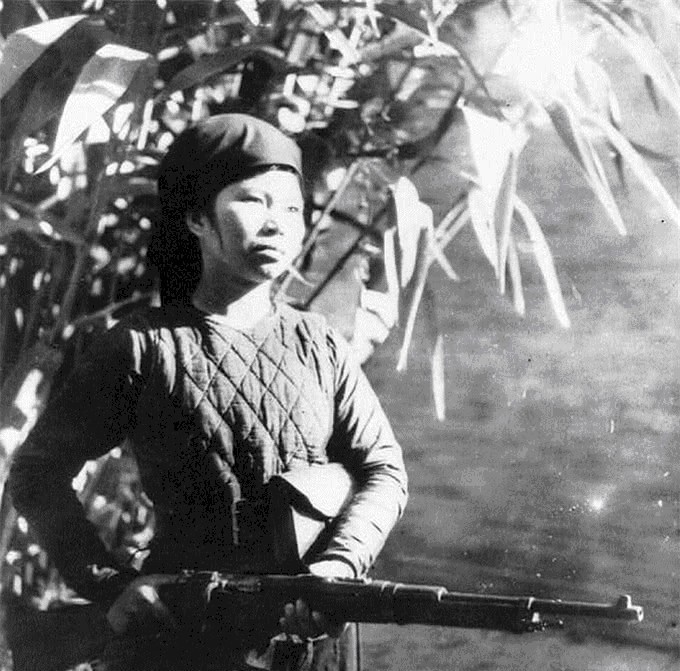 战火|五十年代起战火交加的越南,北越一美女战士获得一级抗战勋章