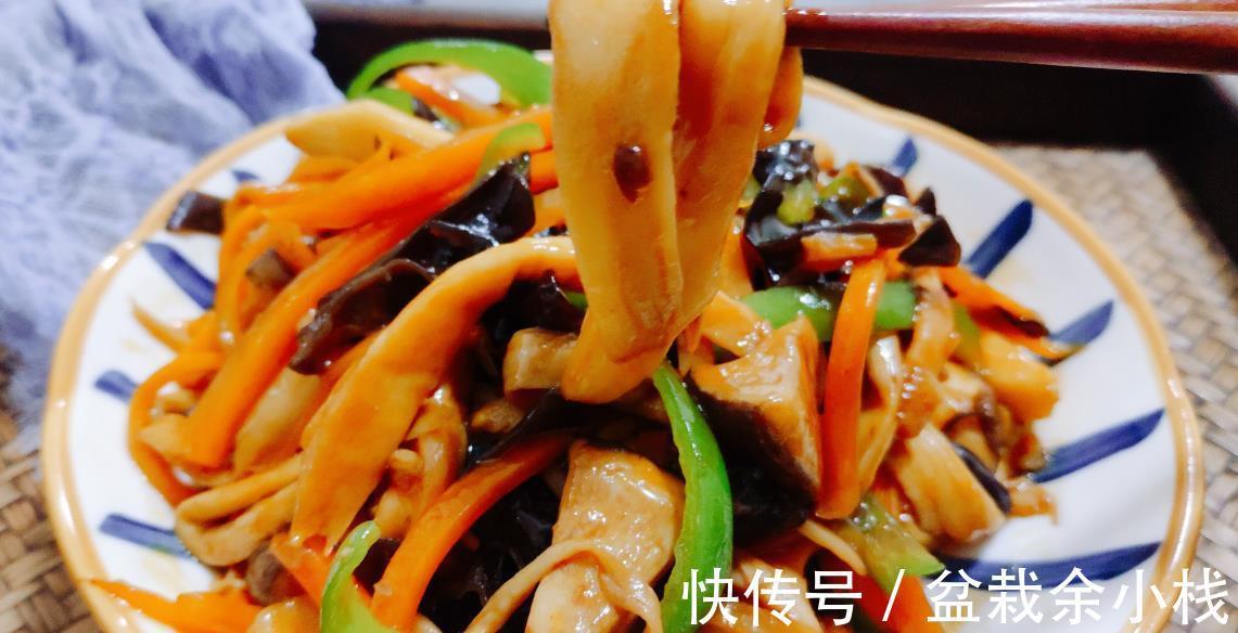 椒盐杏鲍菇|入秋后多吃杏鲍菇，推荐5种做法，不放肉也很香，下饭又下酒