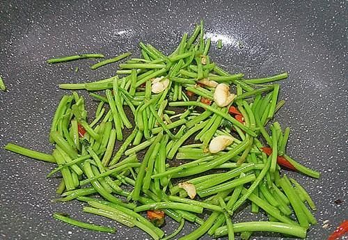 多給孩子吃此菜，補鈣補鐵，健腦增智，提高免疫力