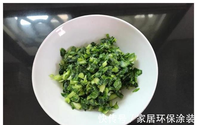 夏天|夏天,就爱用这馅包馄饨,汤鲜肉嫩,每次2斤馄饨不够吃