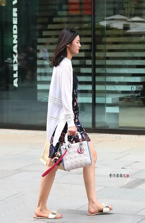 三里屯美女，脚踝之美也能很惊艳