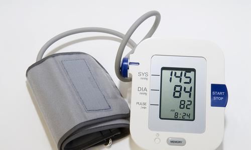 灌注|一个人的正常血压是多少，50岁以后出现三个标志，提示高血压来了