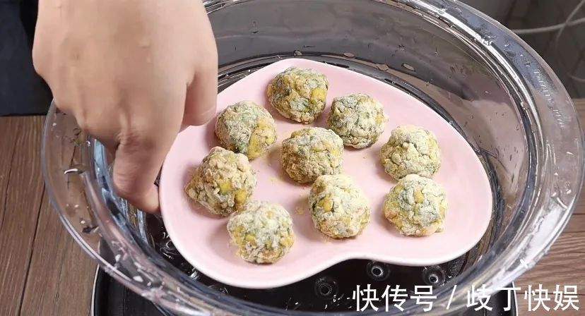 丸子|别再怪宝宝不爱吃蔬菜了,换个做法,宝宝吃一口就爱上,辅食首选