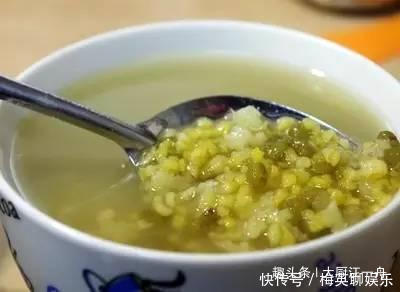 滴上几滴白|绿豆汤怎样熬才不发红大厨只需多做这一步,绿豆汤久熬不红