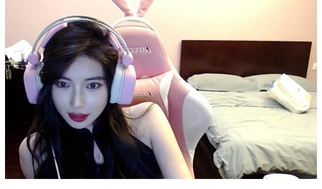 和平精英：方圆换装黑色旗袍，AU醋意大发，鲨鱼却怒了