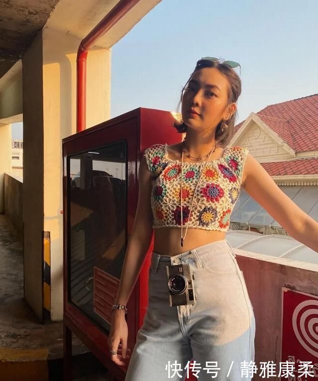 泰迪卷+仙女裙，漏耳短发+T恤，今夏这么搭时髦炸了洋气又减龄