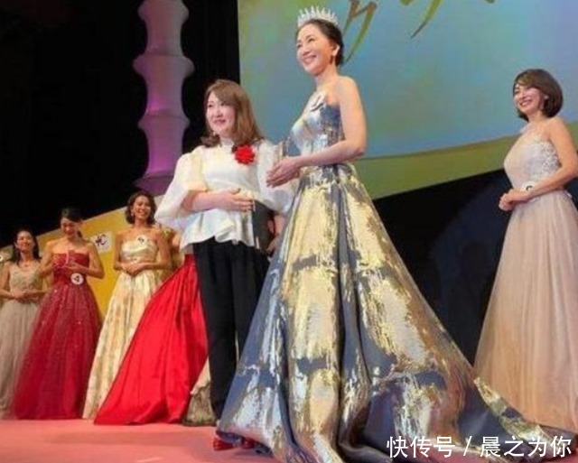 冠军|53岁阿姨每天坚持健身,成功获得选美冠军,身材让人羡慕