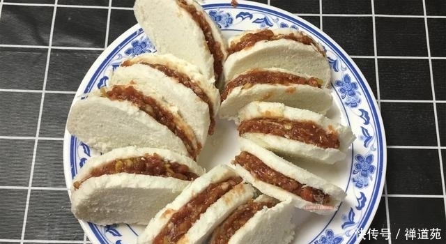 剩馒头新吃法,老人小孩都爱,老阿姨教你方法2分钟学会