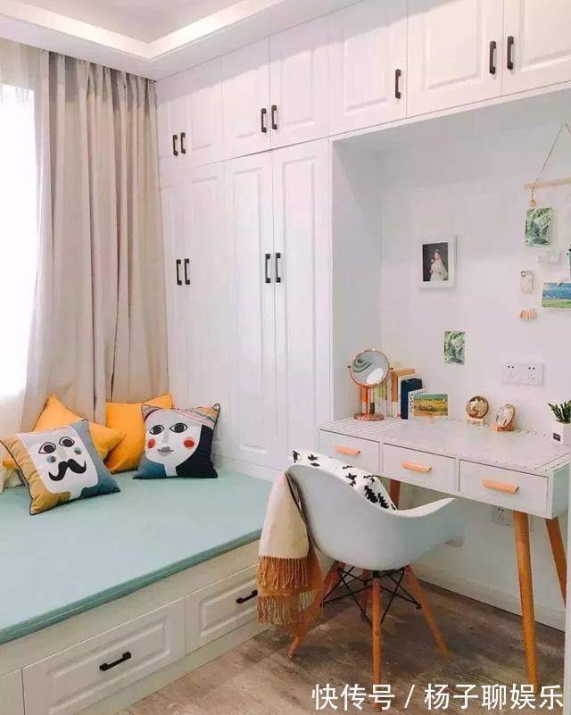 书桌|家里装了个榻榻米,漂亮又实用,邻居一看也跟着装了一个!